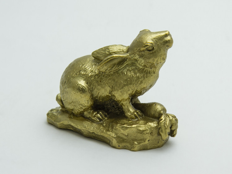Фигурка Кролик с морковью, бронза, 8 см